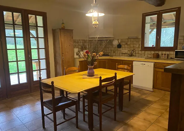 בית נופש Des Guitares Gers *